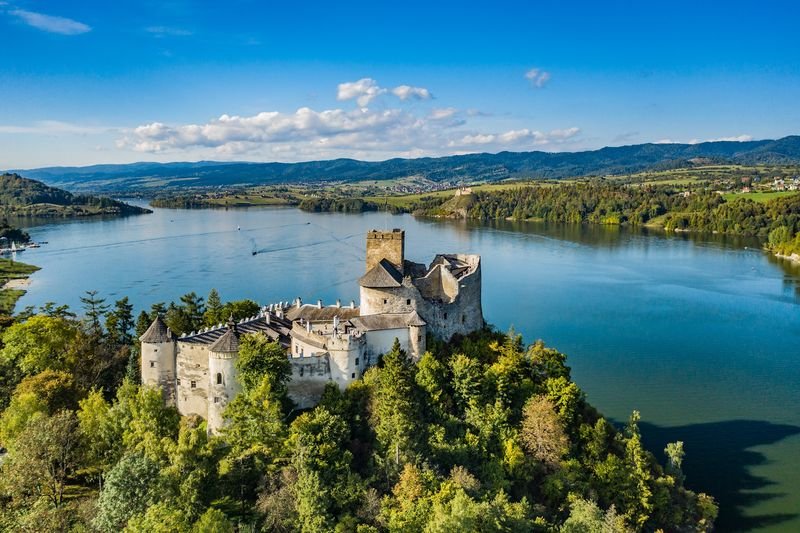 The most impressive castles in Poland: places that will surprise and leave no one indifferent