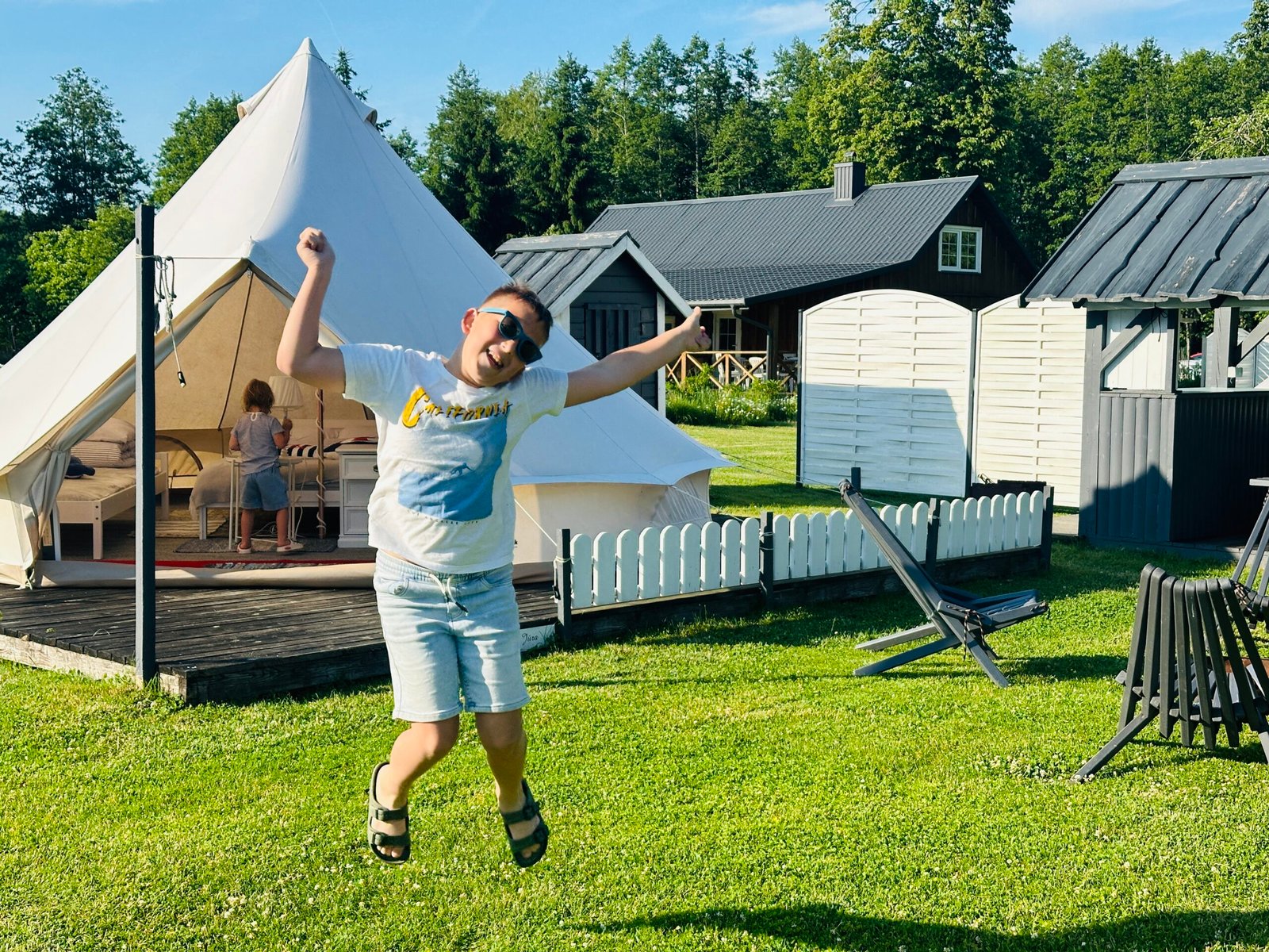 Glamping by Lake Dusia: exceptional family getaway