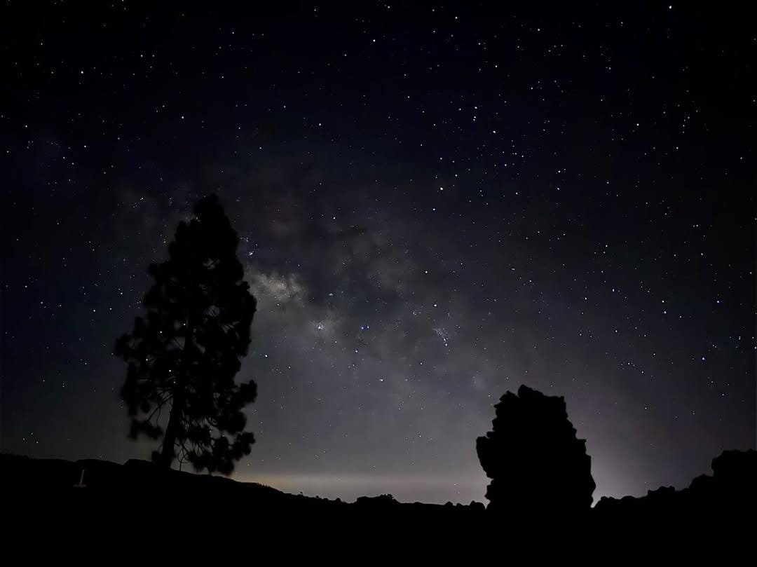 Discover the stars in Tenerife: exclusive Teide tour for small groups with a professional guide