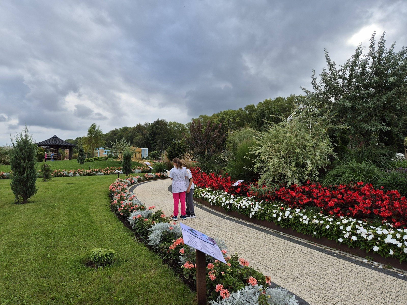 Babylon Gardens with children
