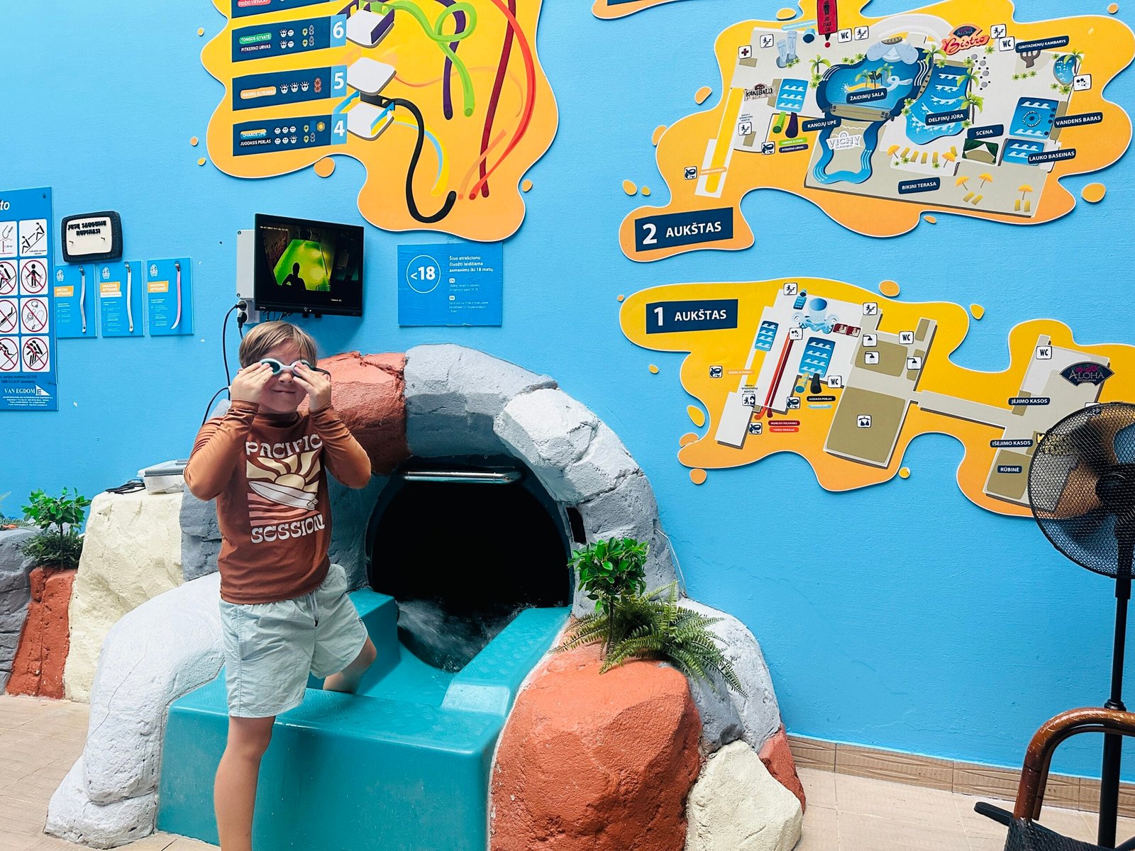 Warm autumn activities for families in Vilnius: discover the Vichy water park