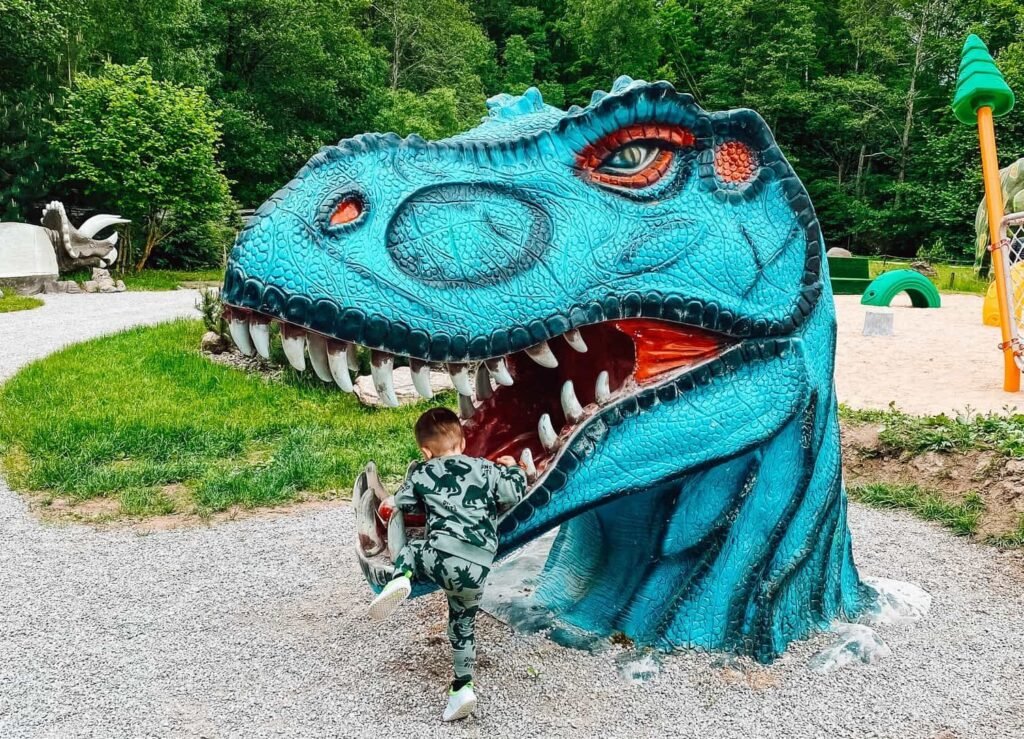 Dino stovykla ir TOP pramogos su vaikais pajūryje