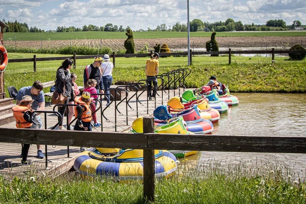 Outdoor children birthday party venues. Labyrinth Park