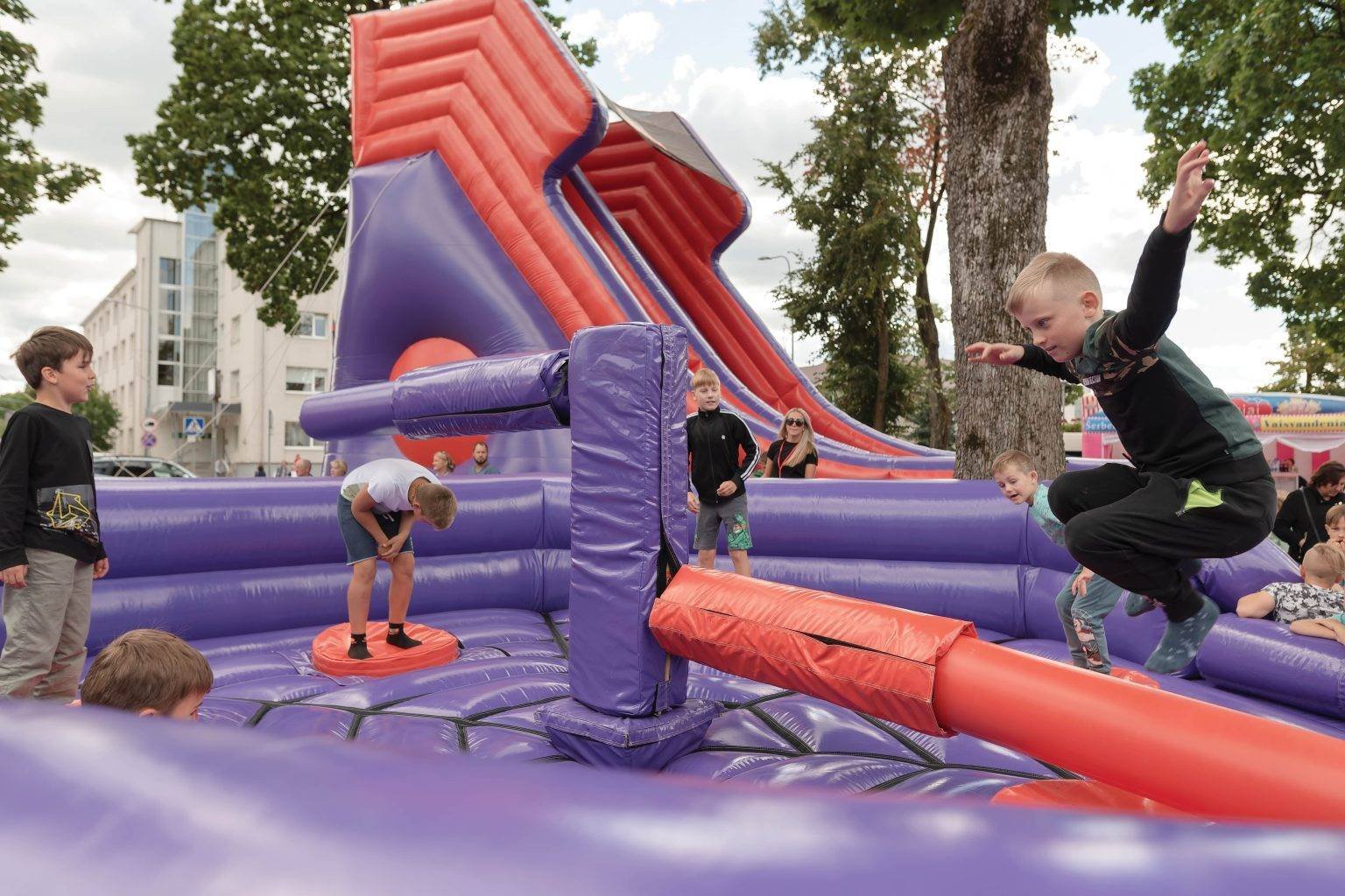 IŠSITAŠKOM Trampolines