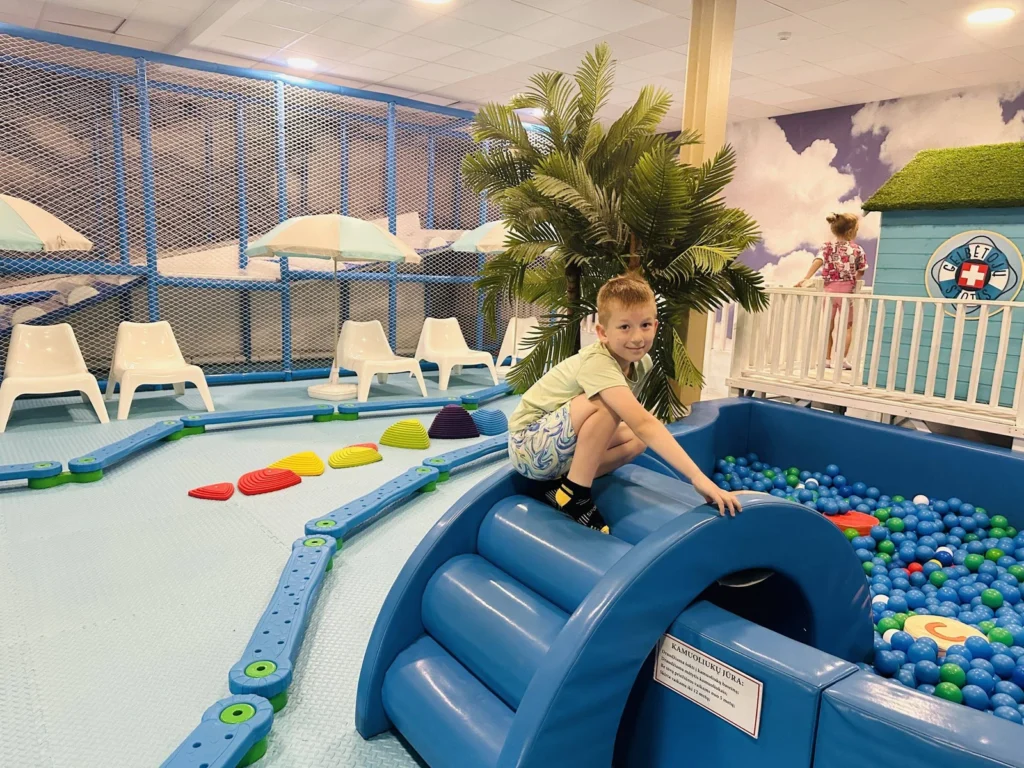 "O kas čia?" Family amusement park