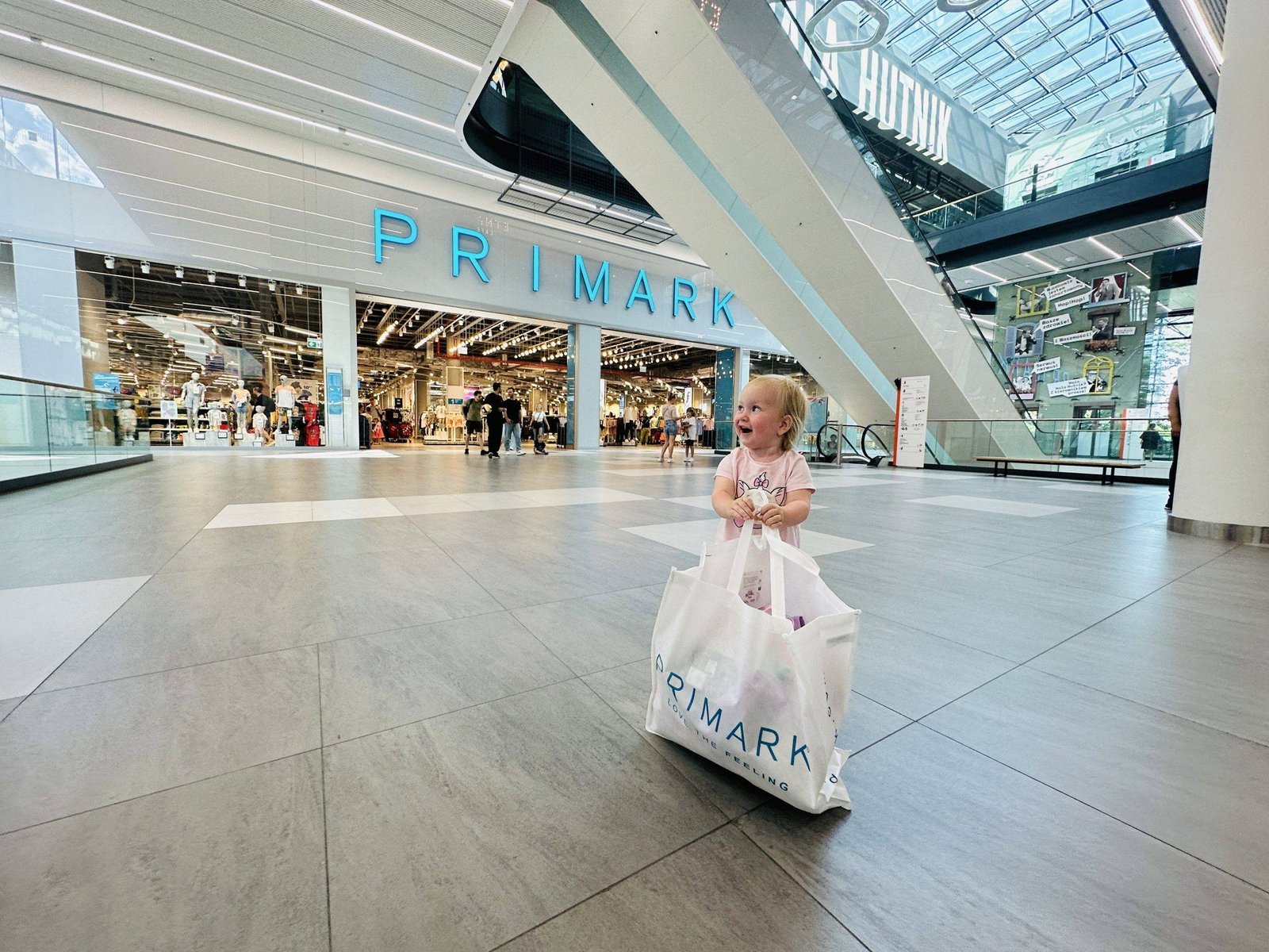 Shopping in Warsaw: stores and outlets