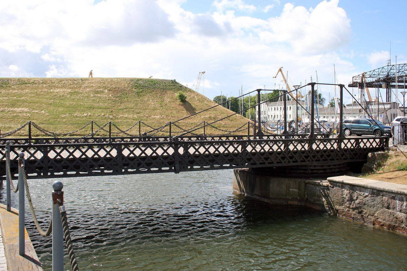 Swing bridge in Klaipėda (Photo by Gintaras Vitulskis)