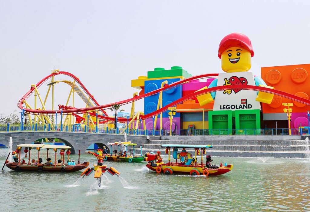 New world record: the largest LEGOLAND park has opened in Shanghai