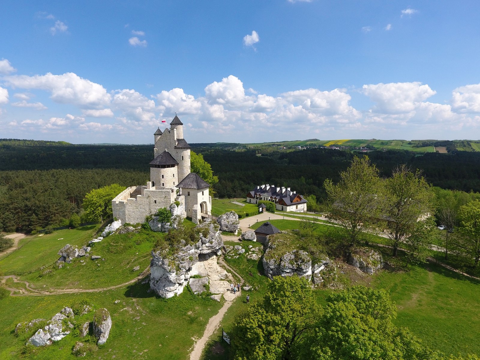 Bobolice Castle (Zamek Bobolice) (photo from social media)