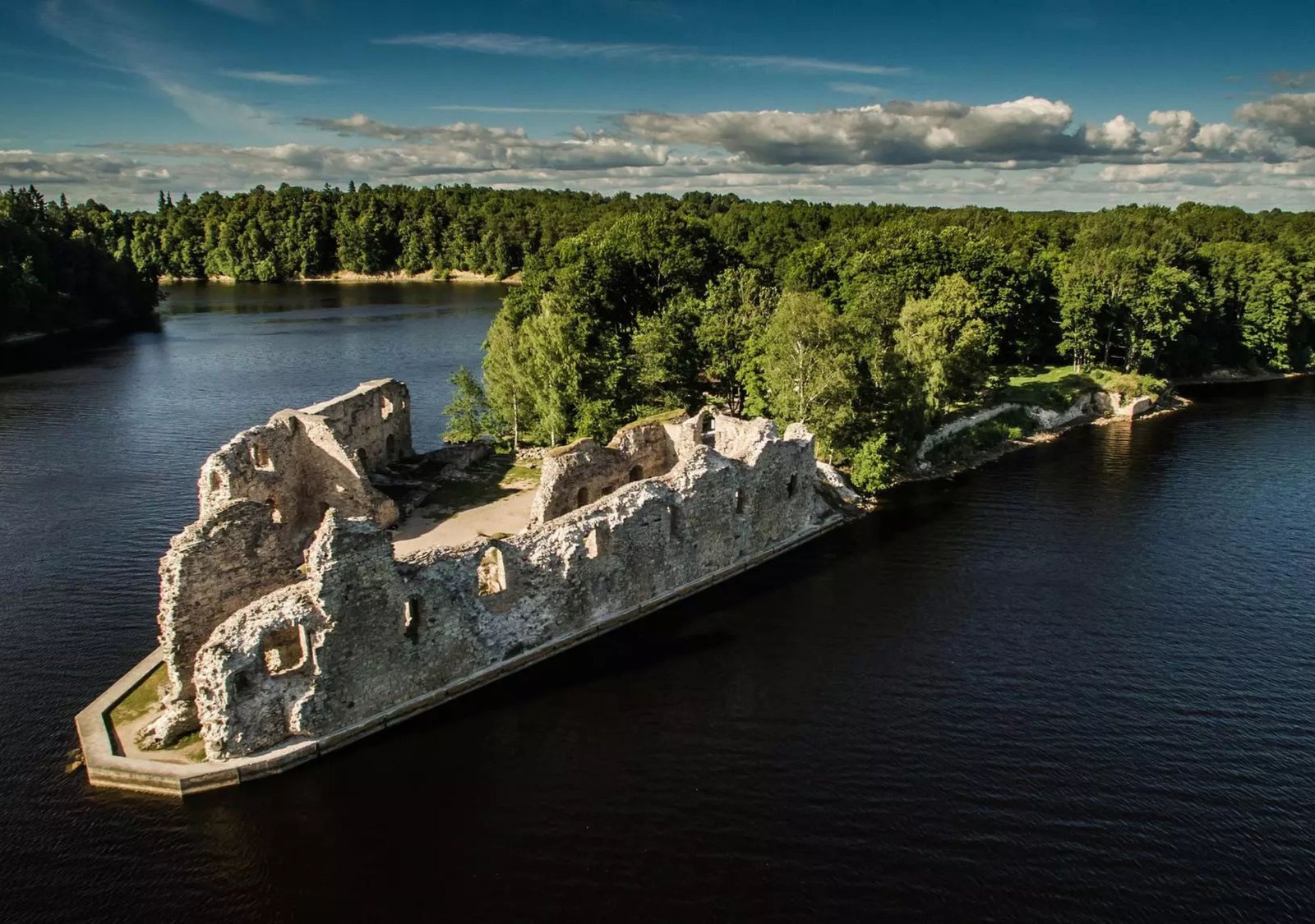 Koknese Castle (Kokneses pils) (photo: Latvia Travel)