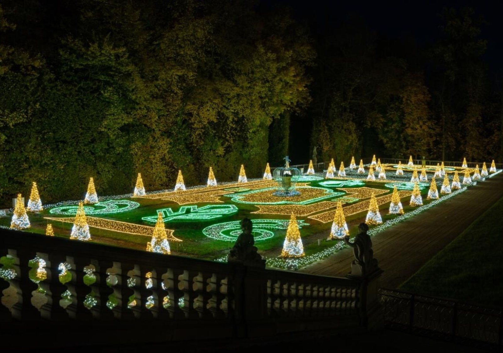 The Royal Garden of Light - a light festival in the garden of Wilanów Palace
