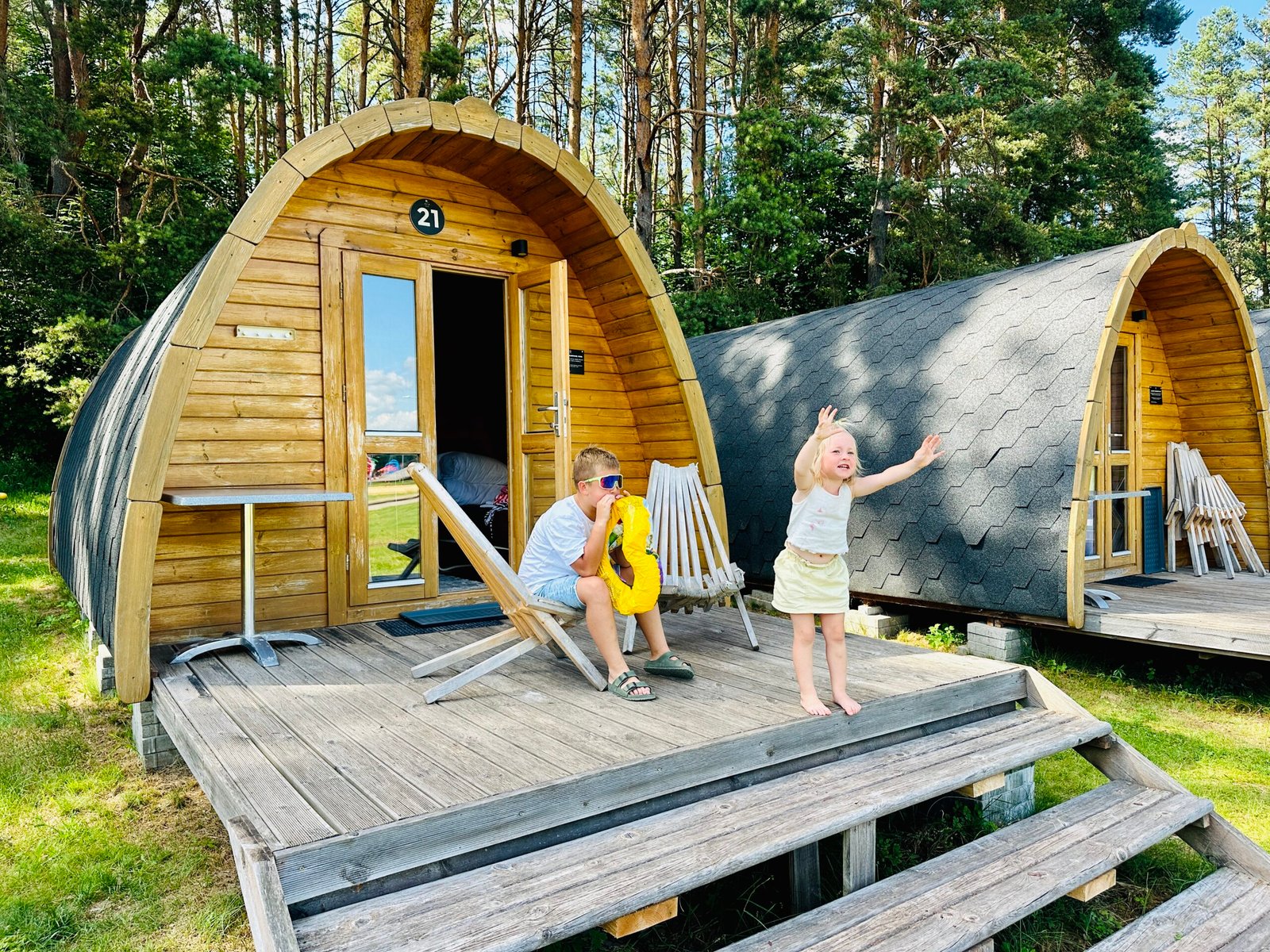 Holiday cabins and lakeside accommodation