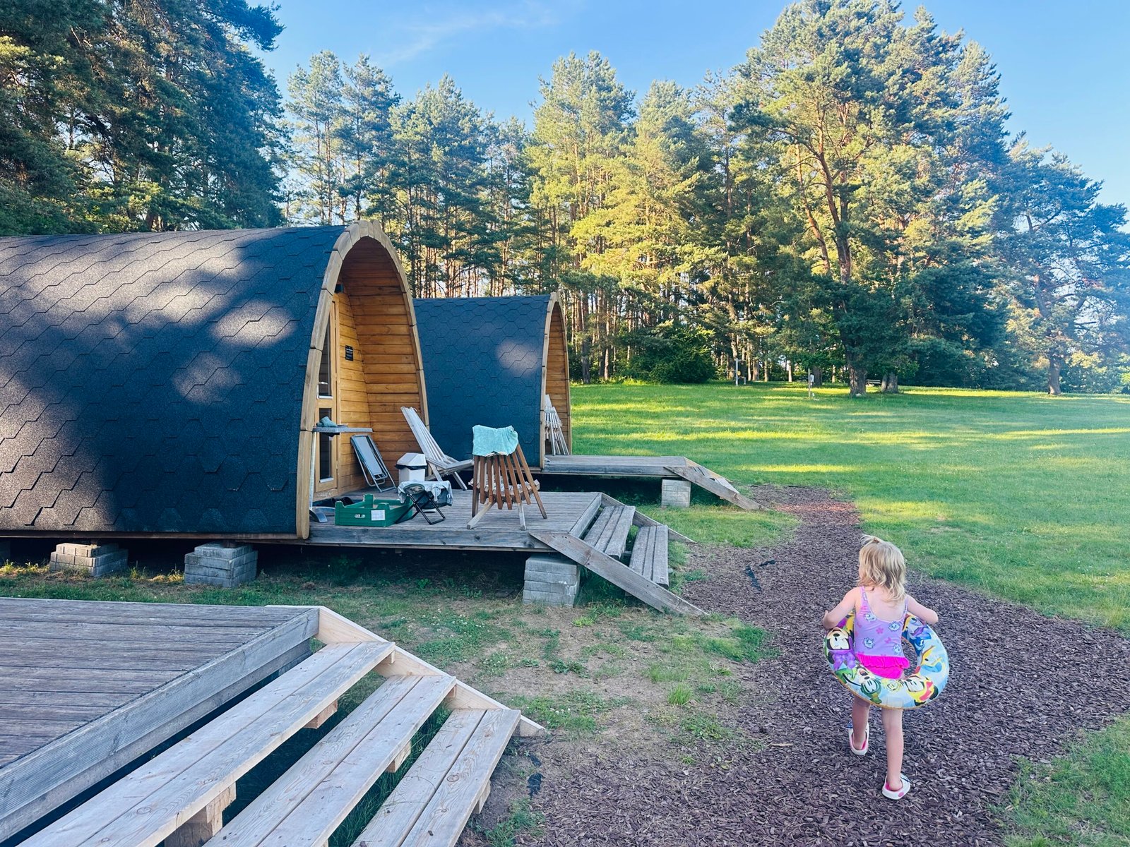 Holiday cabins and lakeside accommodation