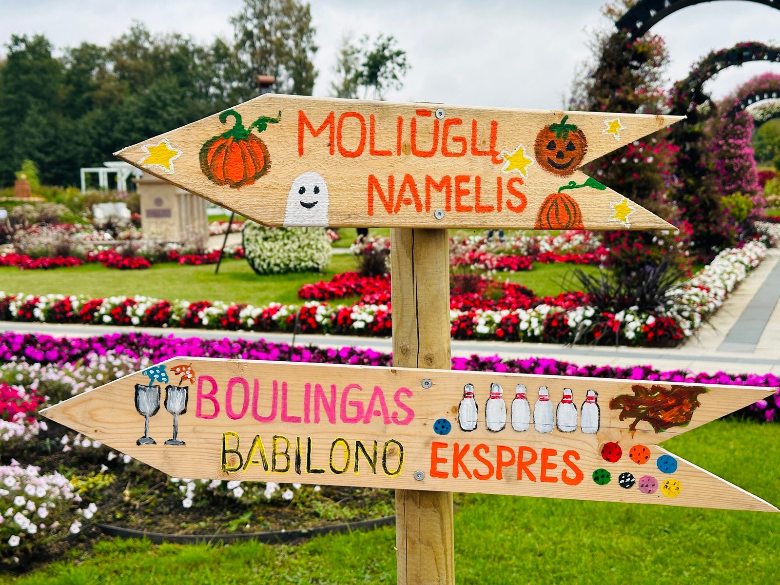 Pumpkin House in the Gardens of Babylon