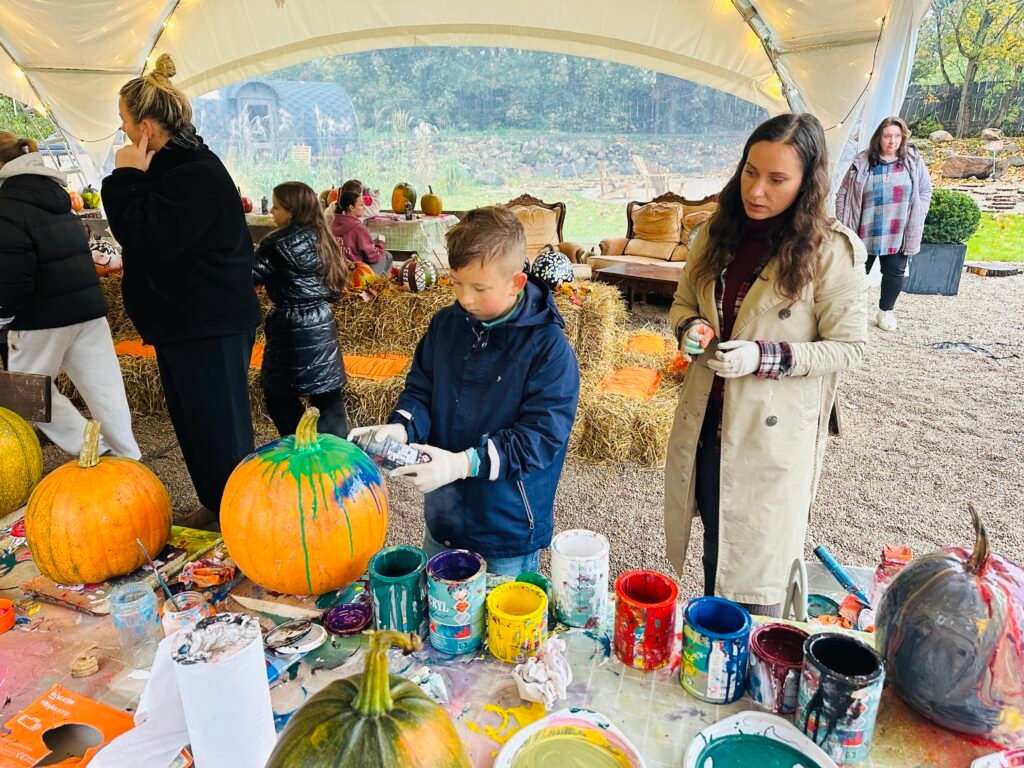 Pumpkin decorating workshops for kids at Taujėnai Manor