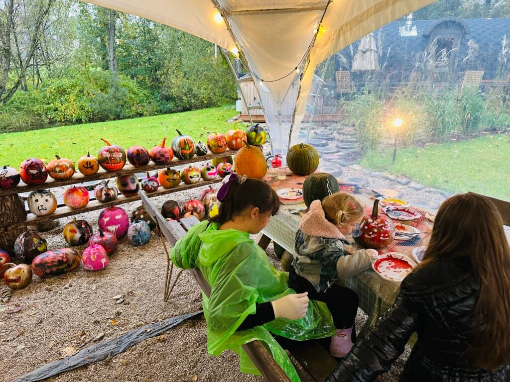 Pumpkin decorating workshops for kids at Taujėnai Manor