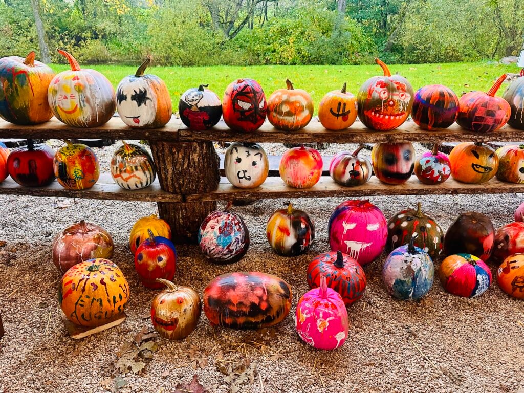 Pumpkin decorating workshops for kids at Taujėnai Manor