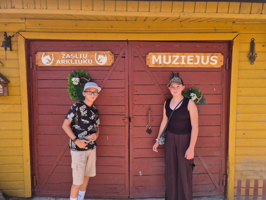 Žasliai Horses