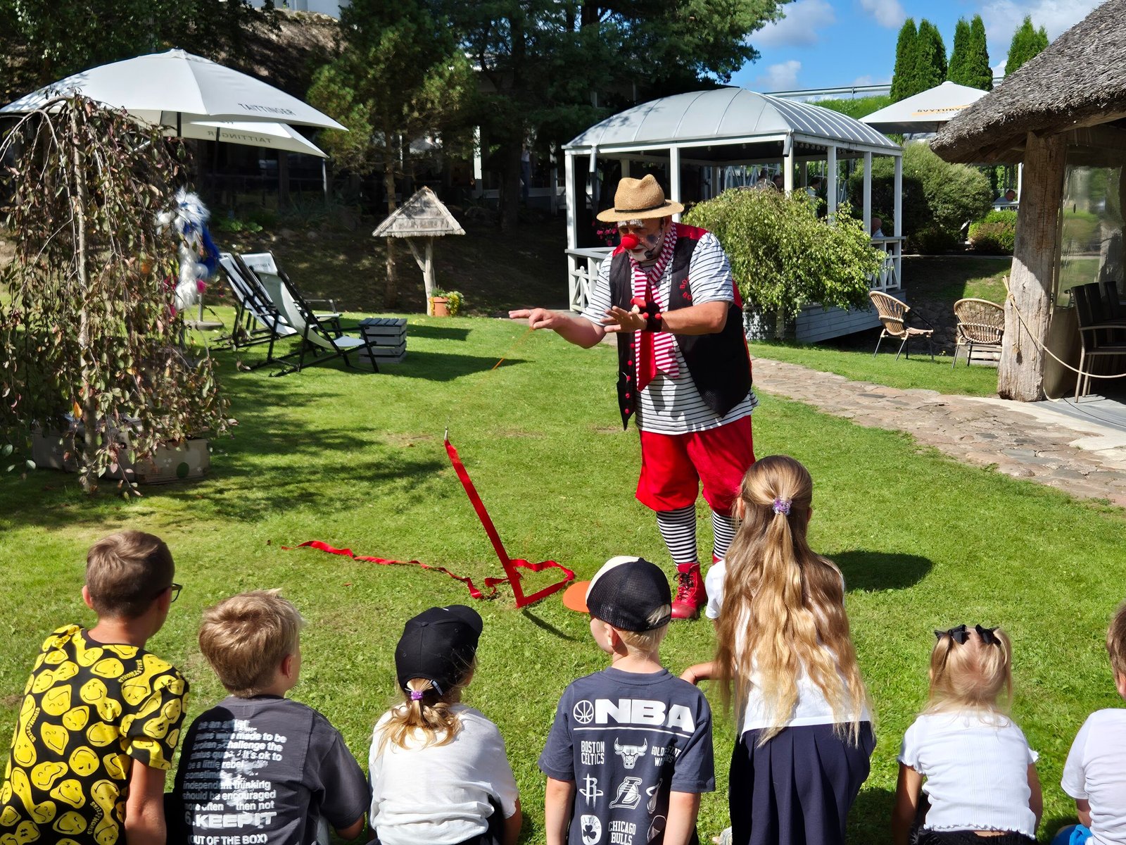 Children’s program at Vienkiemis