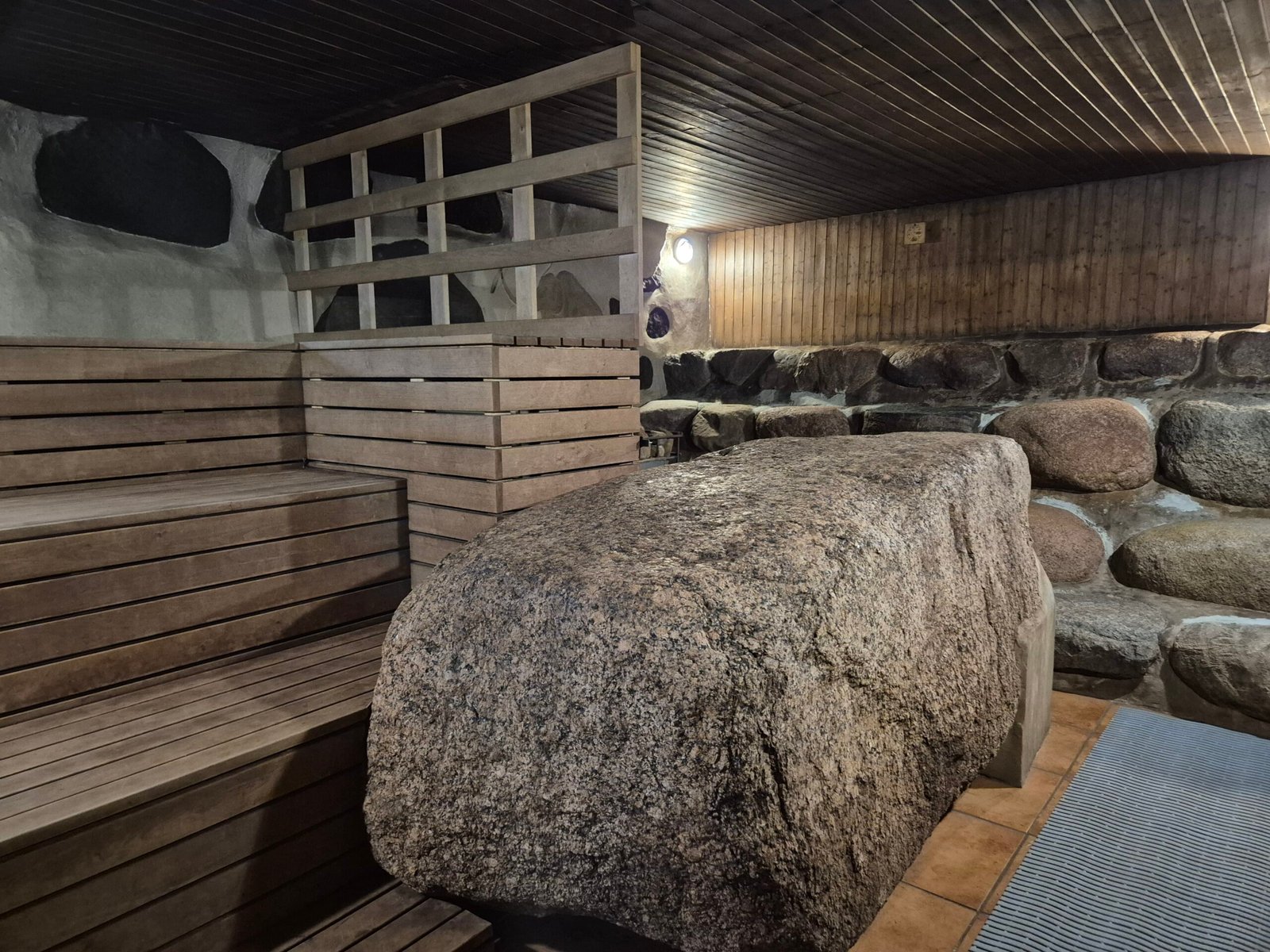 Vienkiemis has several different sauna areas