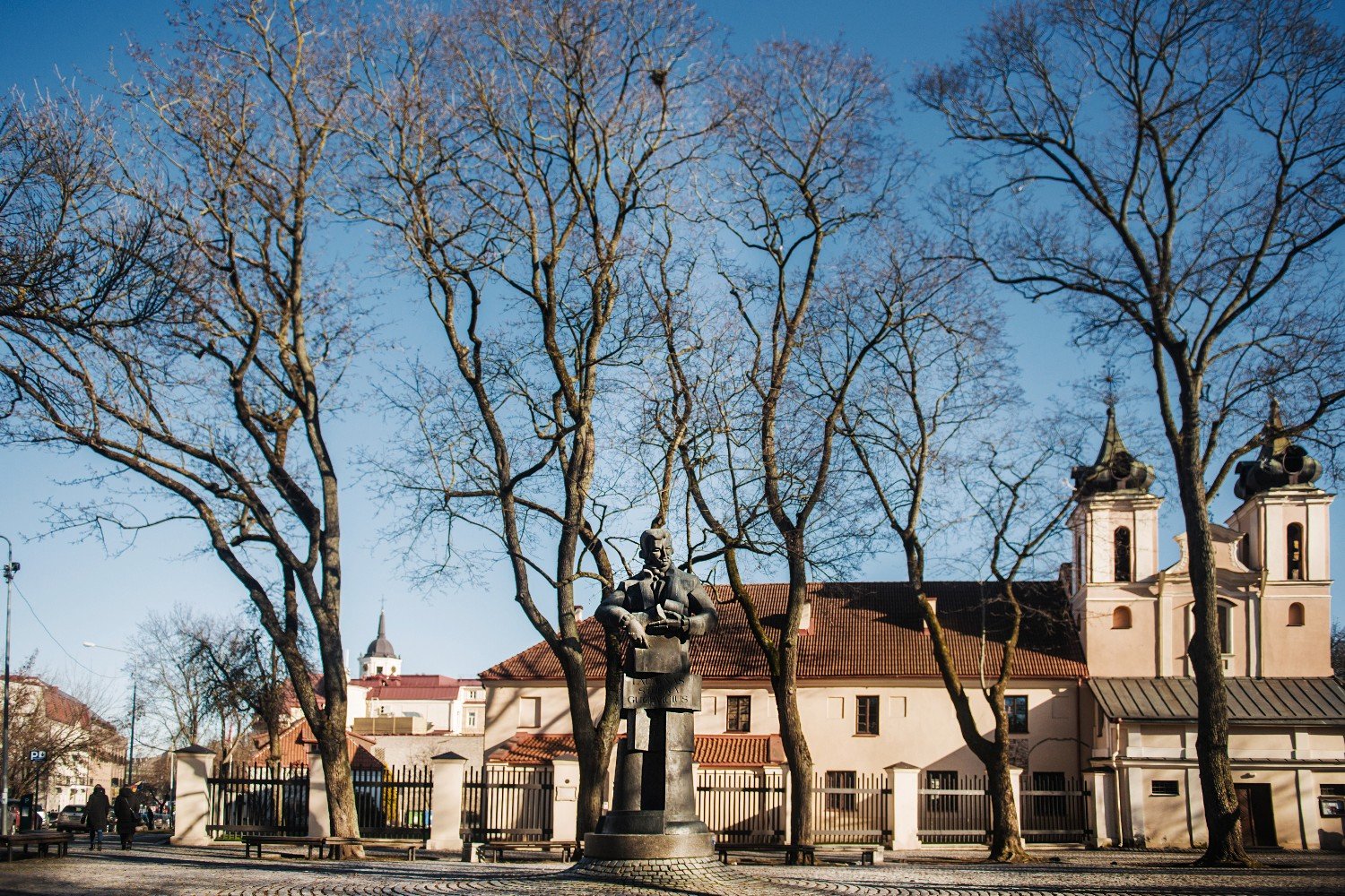 Laurynas Gucevičius sculpture in Vilnius (photo: GO Vilnius)