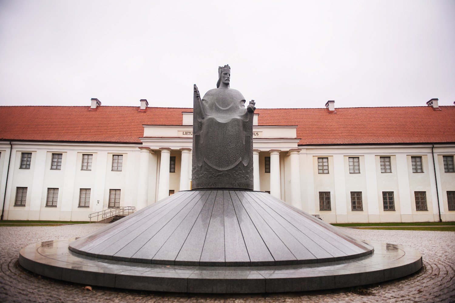 King Mindaugas monument in Vilnius (photo: GO Vilnius)