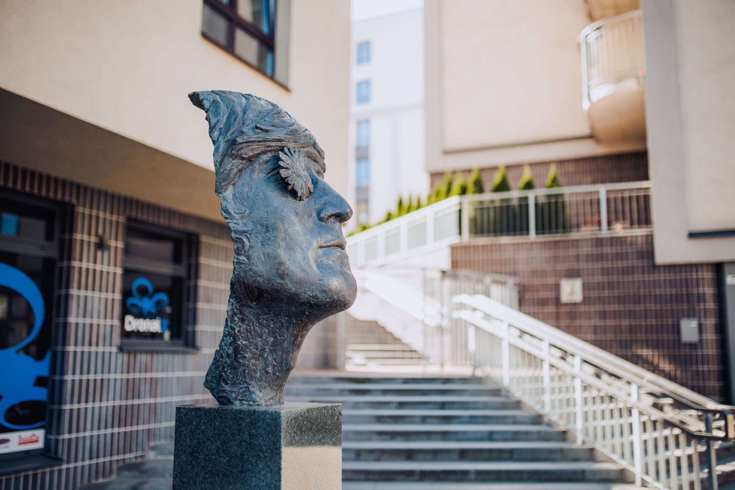 John Lennon sculpture in Vilnius (photo: GO Vilnius)