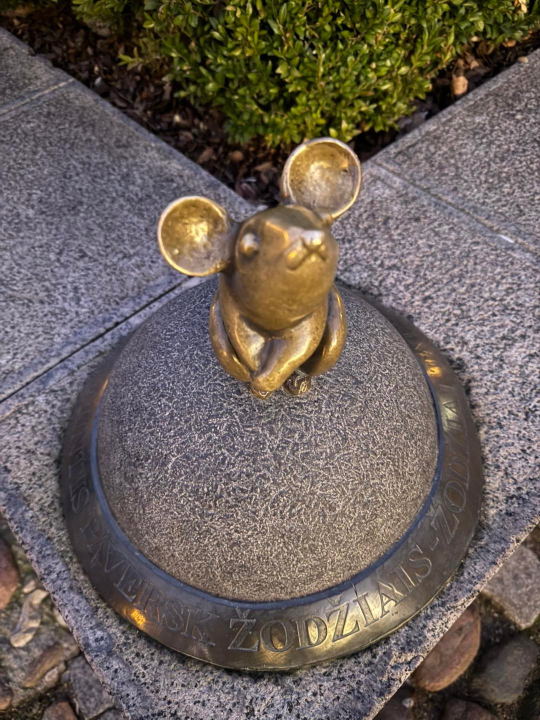Sculpture of the Magic Mouse (photo by Tvylas Art)