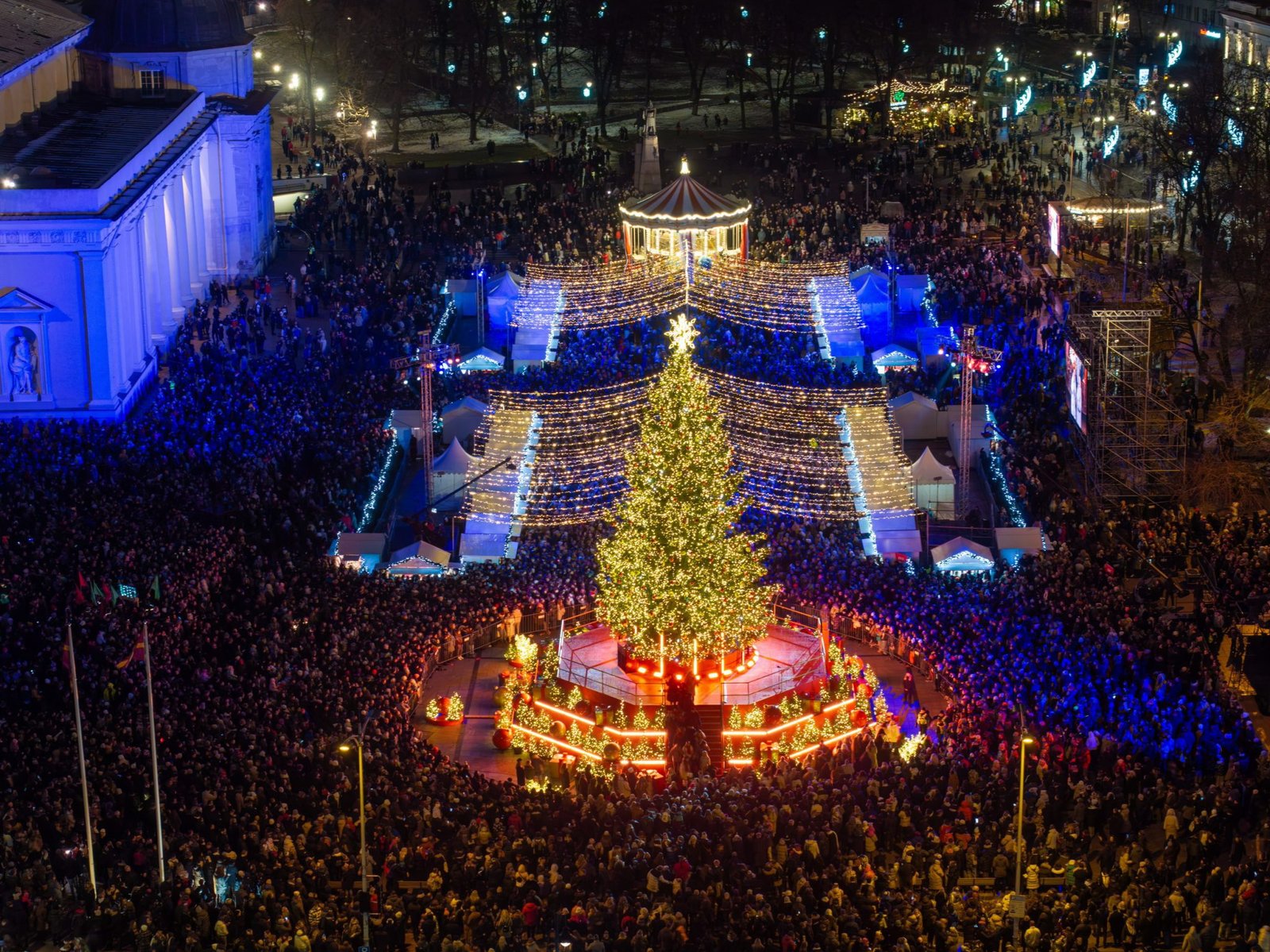 Christmas in Vilnius 2026: Christmas tree lighting, Christmas market & festive events. Photo: Saulius Žiūra