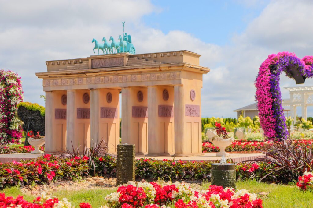 From ancient structures to herbs - educational programs for children in the Babylon Gardens