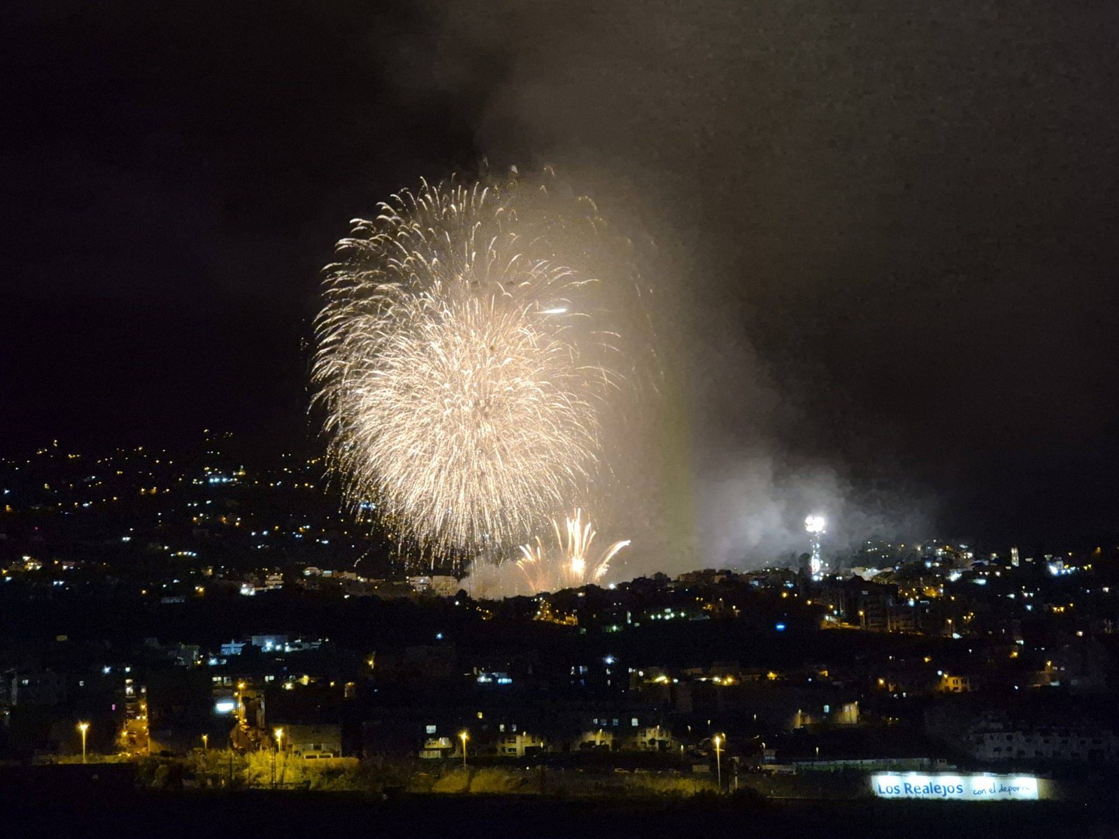 Impressive fireworks battle in Tenerife: a unique show in Europe