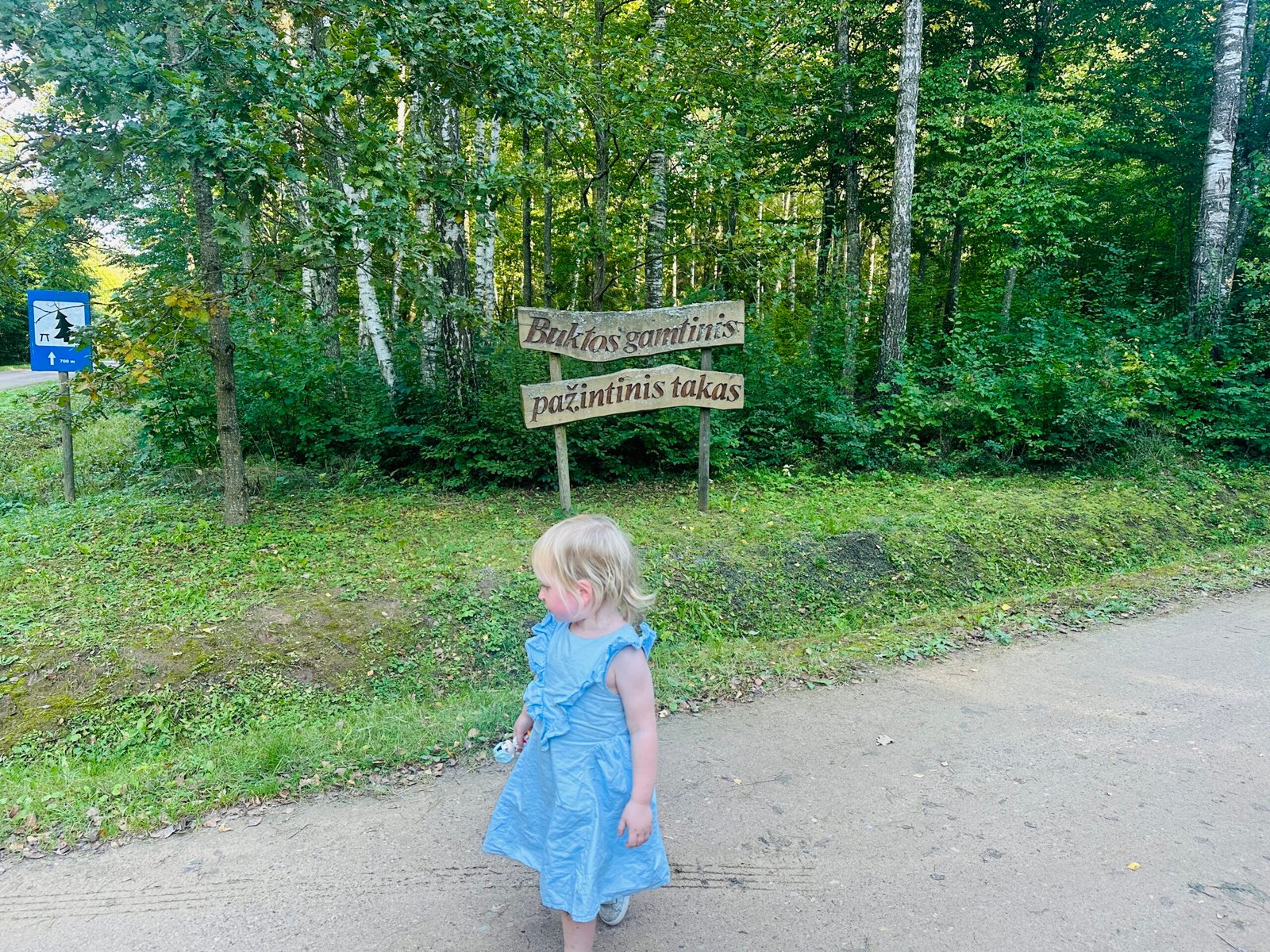 Bukta trail with children