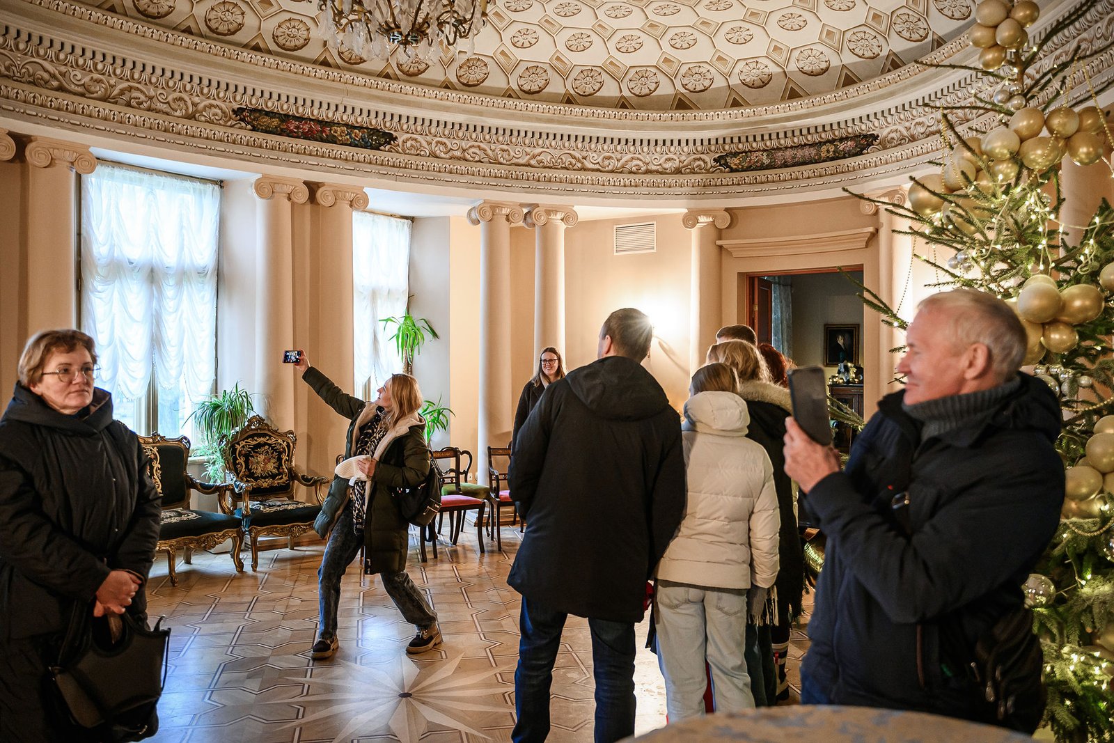 Tour at Pakruojis Manor during the festive season