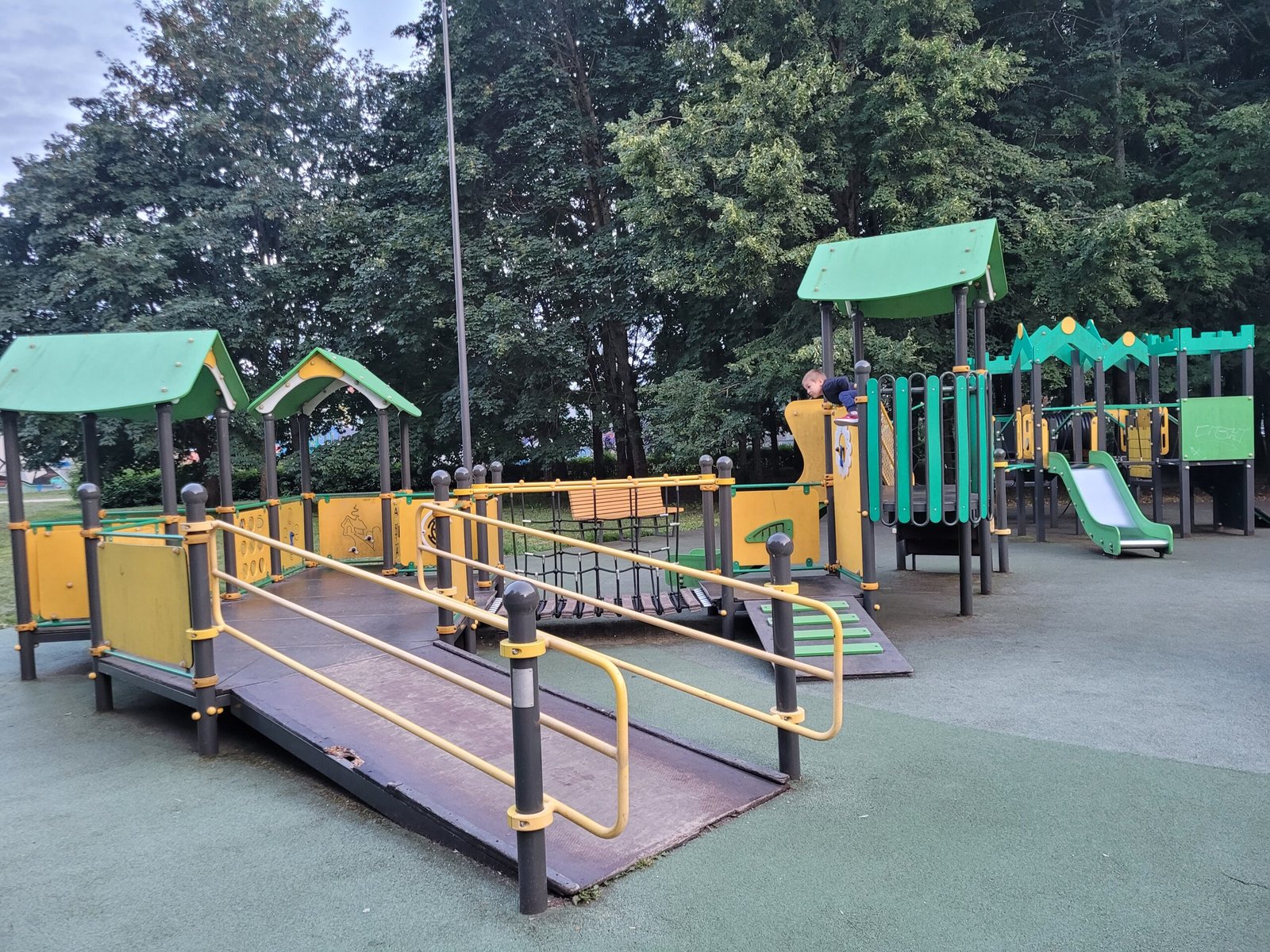 Kalniečiai park playground