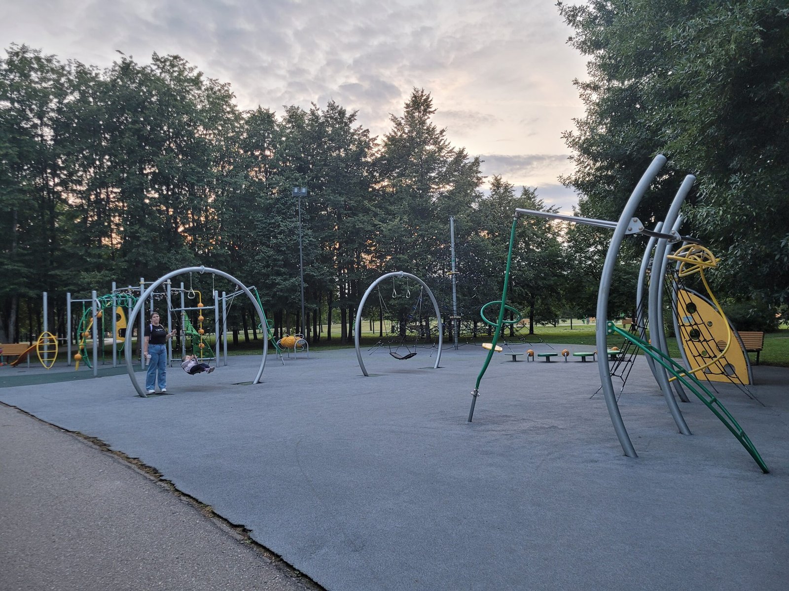 Kalniečiai park playground