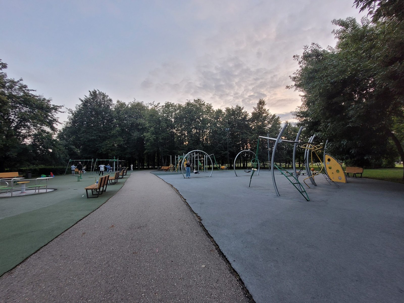 Kalniečiai park playground