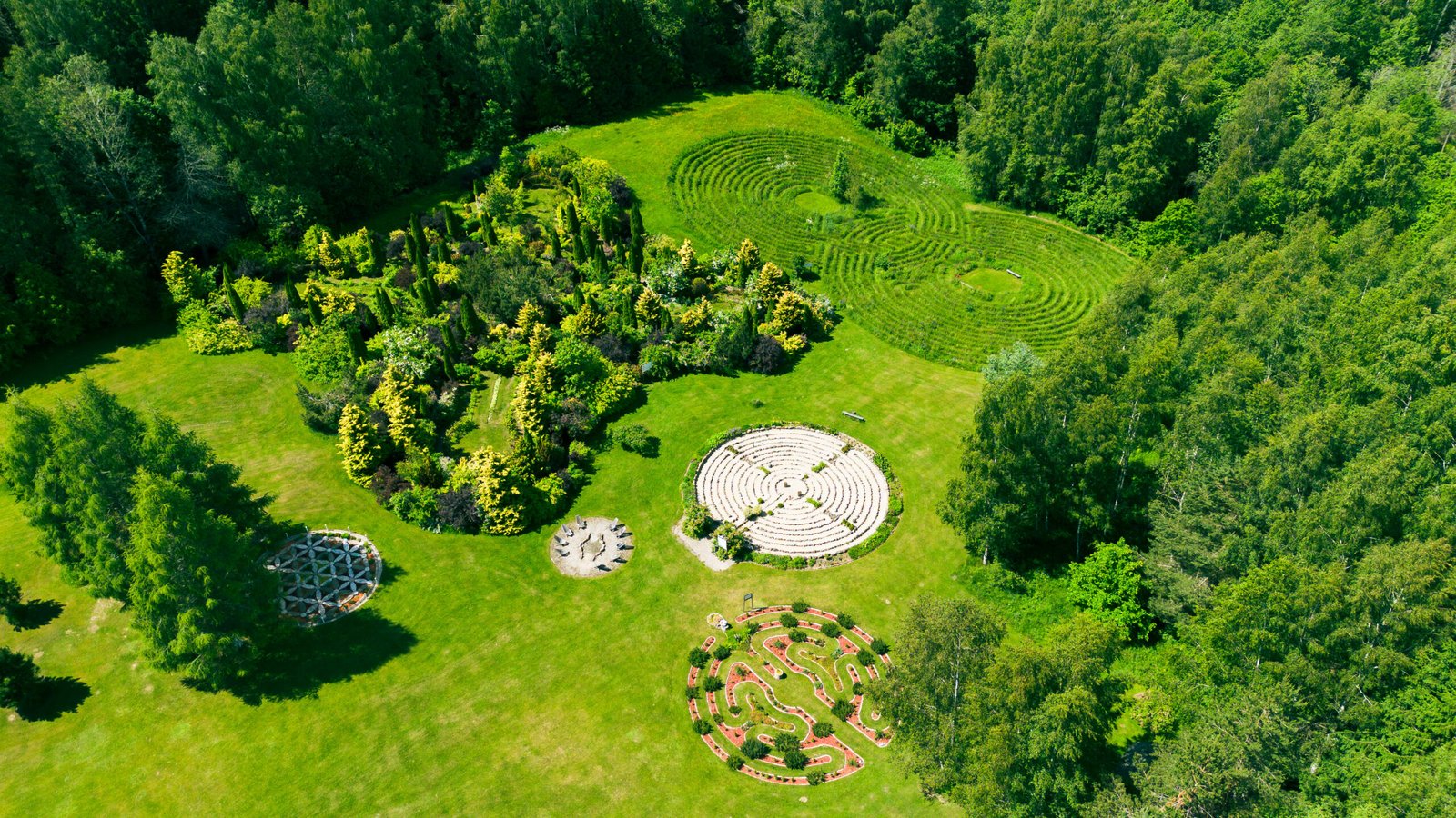 Energy Maze and Geometric Figure Park