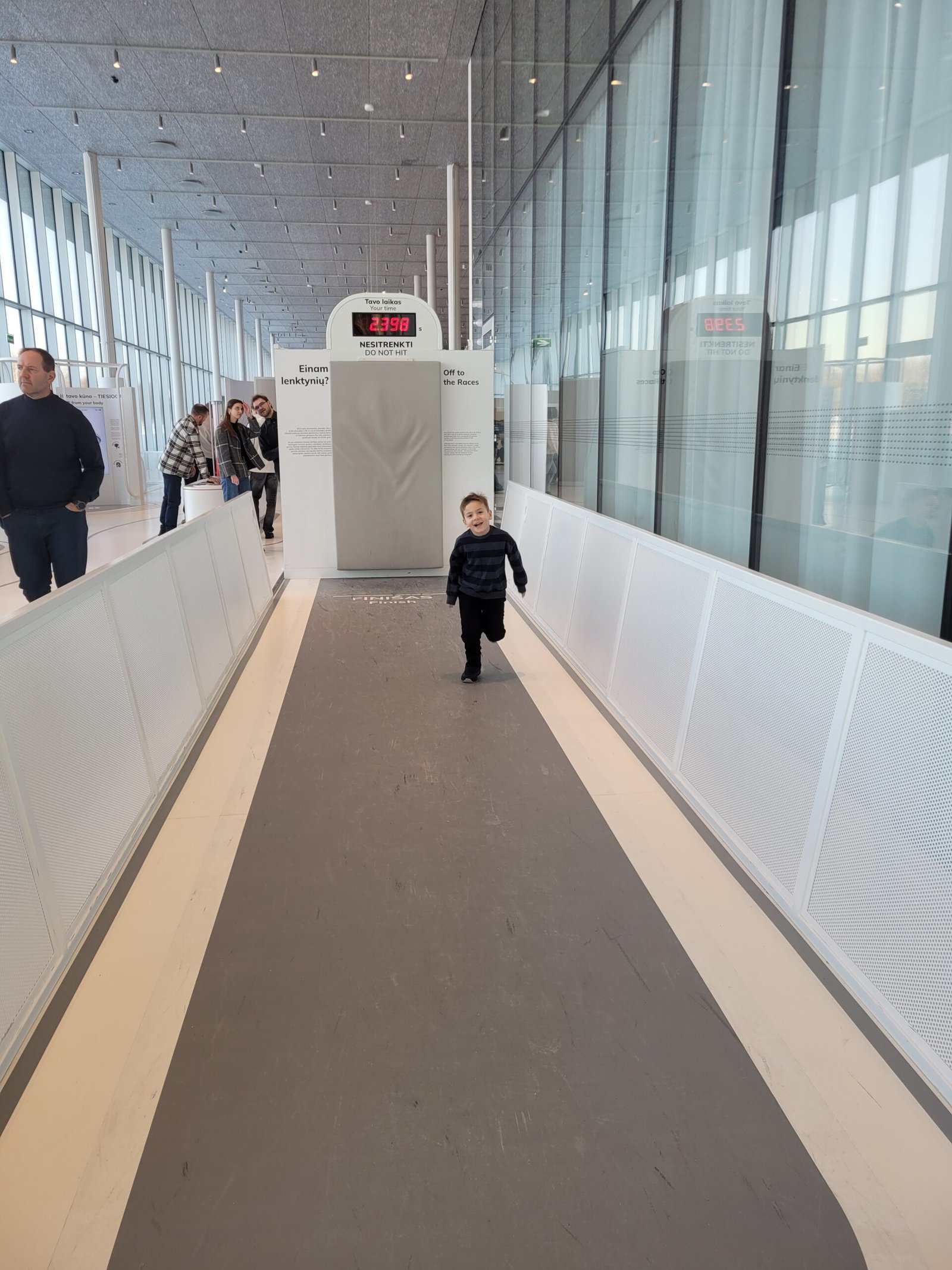 Speed measurement exhibition