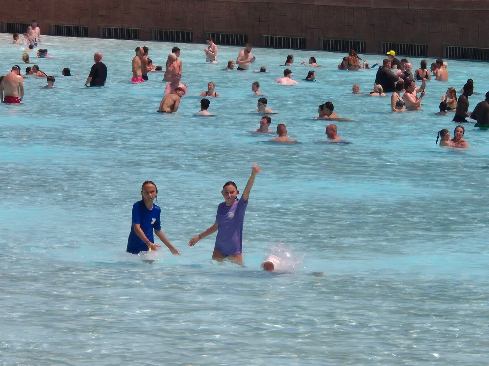 Wave pool