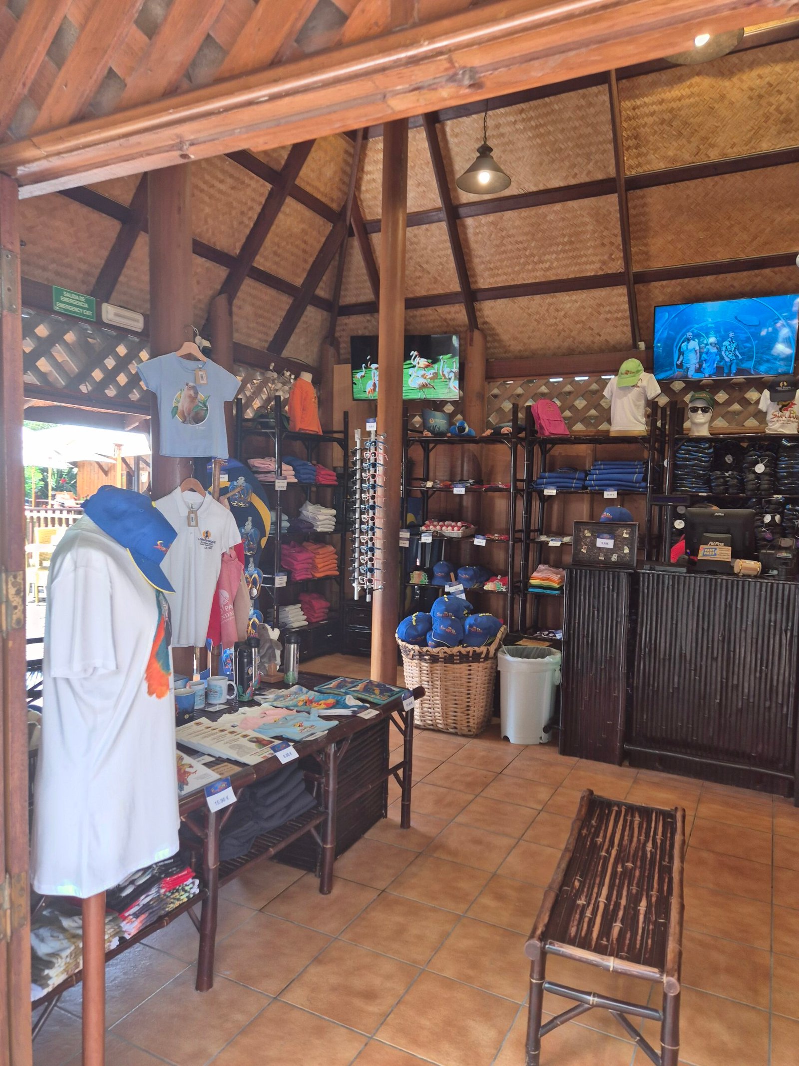 Souvenir shops in Siam Park