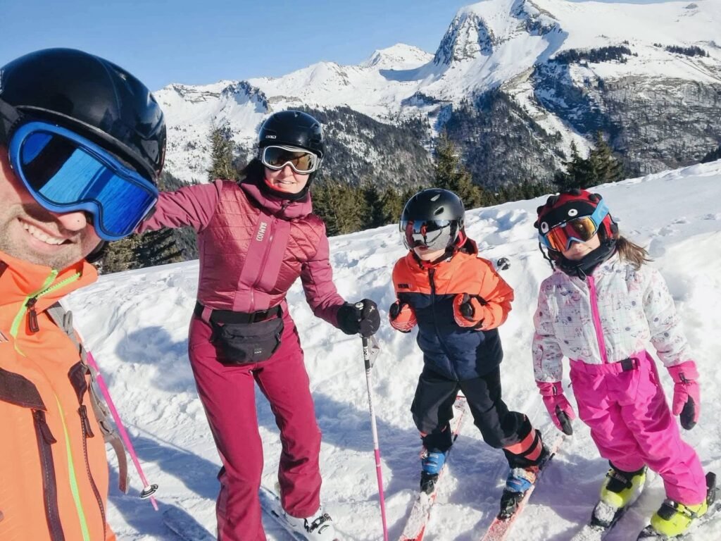 Skiing in France with children