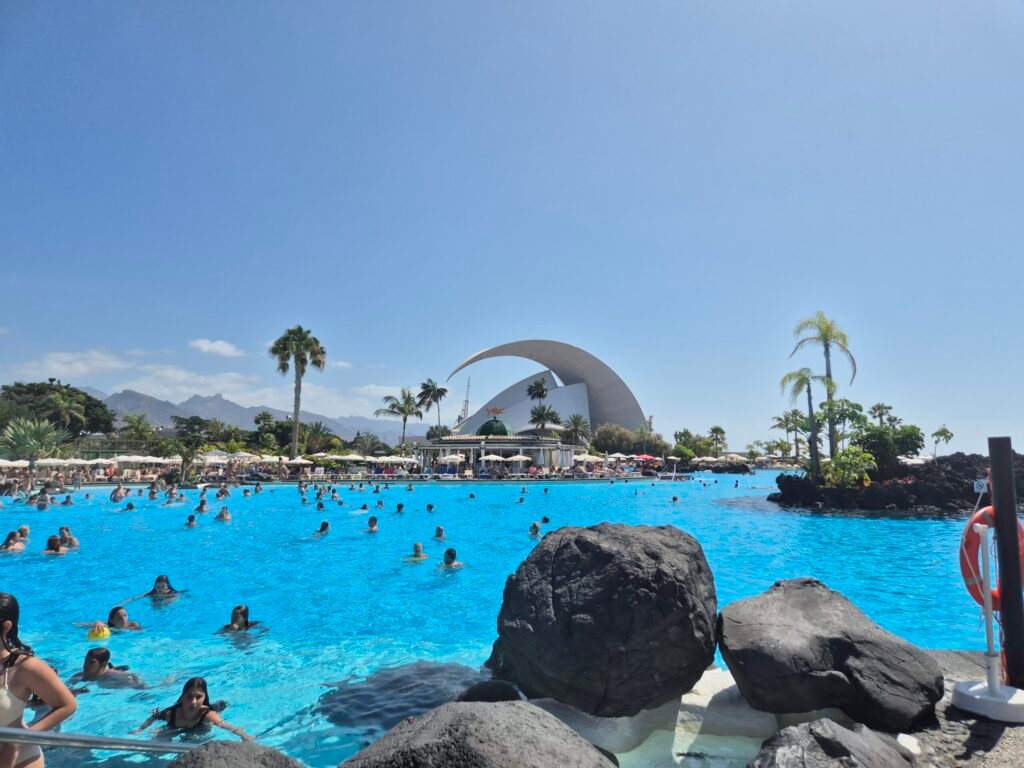 Parque Marítimo Santa Cruz - water entertainment in Tenerife