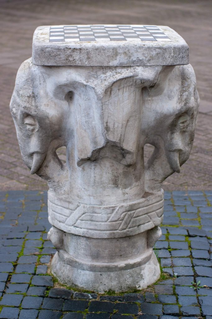 The elephants of Alumnat (photo by Neakivaizdinis Vilnius)