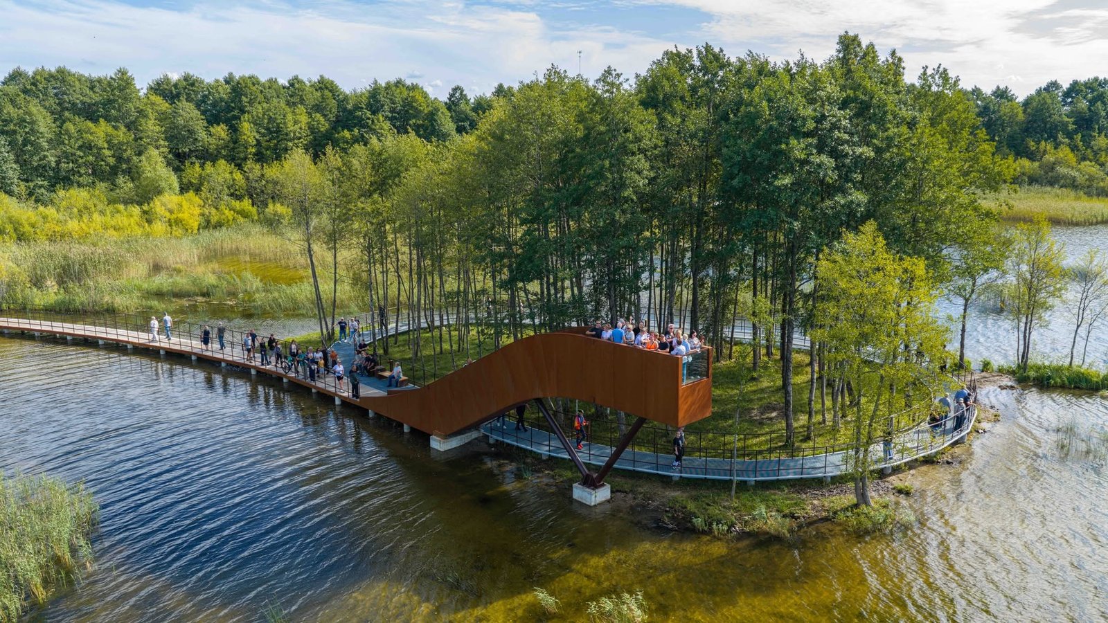 Draudeniai recreation area with a modern observation tower (photo by Juozas Petkevičius)