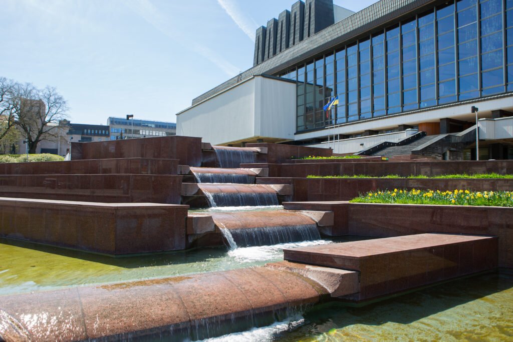 Opera and Ballet Theater fountain (photo: Neakivaizdinis Vilnius)