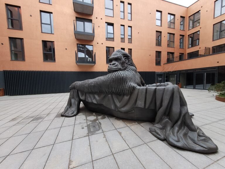 Animals hidden in the streets of Vilnius: a sculpture route